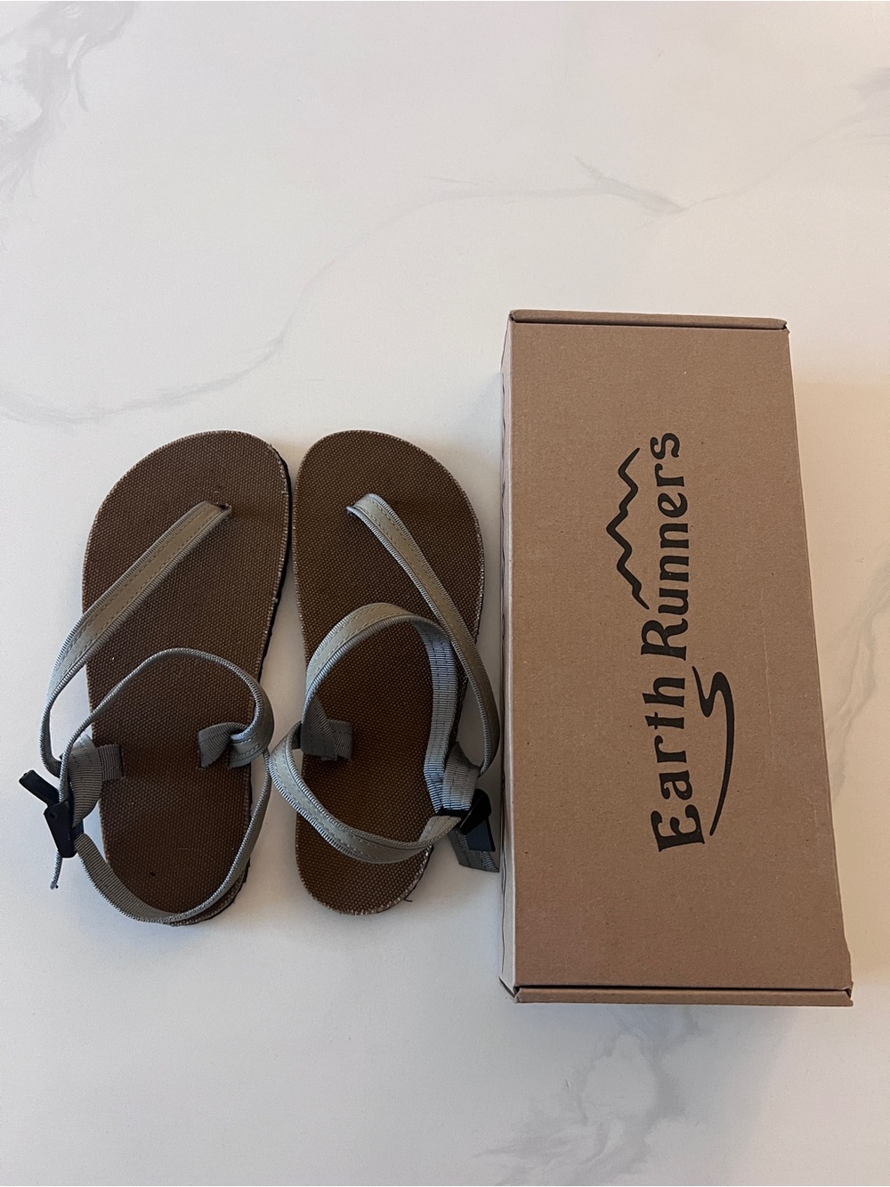 Earth Runners Alpha Sandals - Charcoal-Lite Classic Lace M7 / W9 NWT